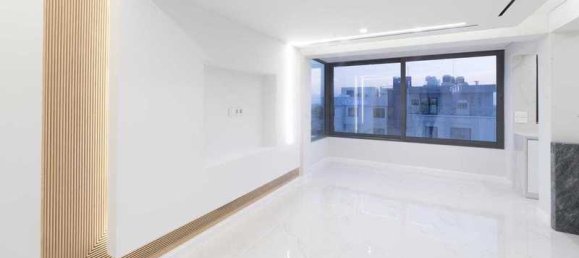 3 bedrooms Apartment in Limassol, Cyprus No. 17986 14