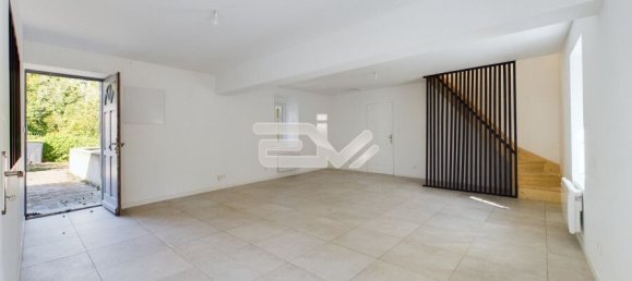 Дом с 4 спальнями в Бийи-сюр-Эн, Франция № 235500 3