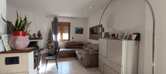 4 rooms Apartment in Spoleto, Italy No. 128816 9