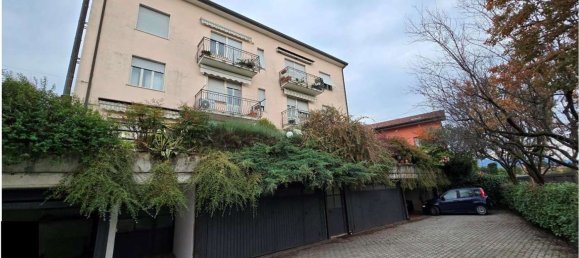 4-salle Appartement à Como, Italy No. 2828 2