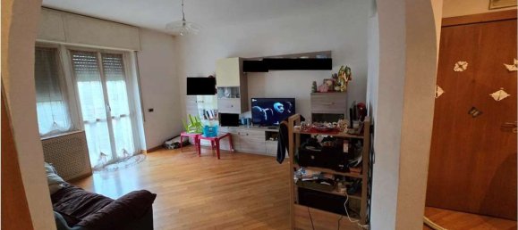 4-salle Appartement à Como, Italy No. 2828 5