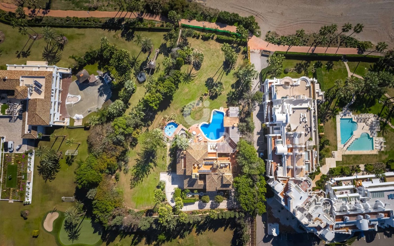 8 bedrooms Villa in Estepona, Spain No. 252565