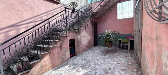2 bedrooms Villa in Grumo Nevano, Italy No. 260923 2