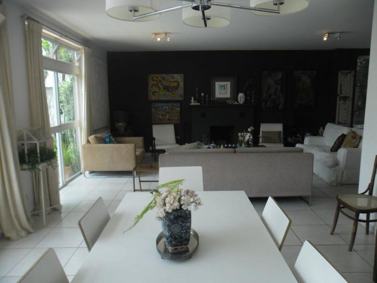 Casa de 3 dormitorios en Sao Paulo, Brazil No. 489160