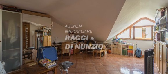 2 Schlafzimmer Wohnung in Grottaferrata, Italy, Nr. 335043 10