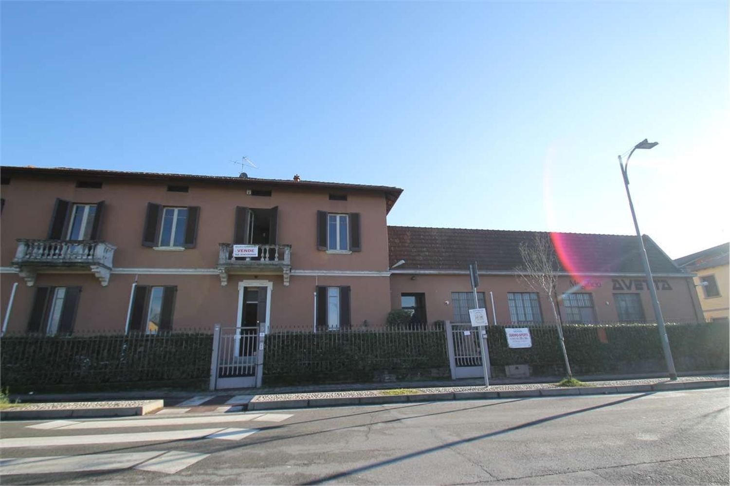 Gewerbliche Immobilie in Paderno d'Adda, Italy 608m², Nr. 2660