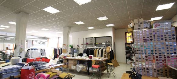 Gewerbliche Immobilie in Paderno d'Adda, Italy 608m², Nr. 2660 9