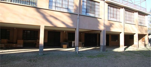 Gewerbliche Immobilie in Paderno d'Adda, Italy 608m², Nr. 2660 2