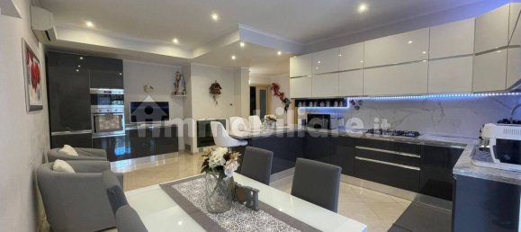 4 bedrooms Villa in Rome, Italy No. 67229 2