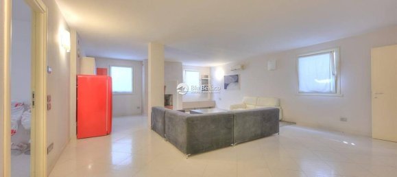 Villa de 3 dormitorios en Polpenazze del Garda, Italy No. 259115 37