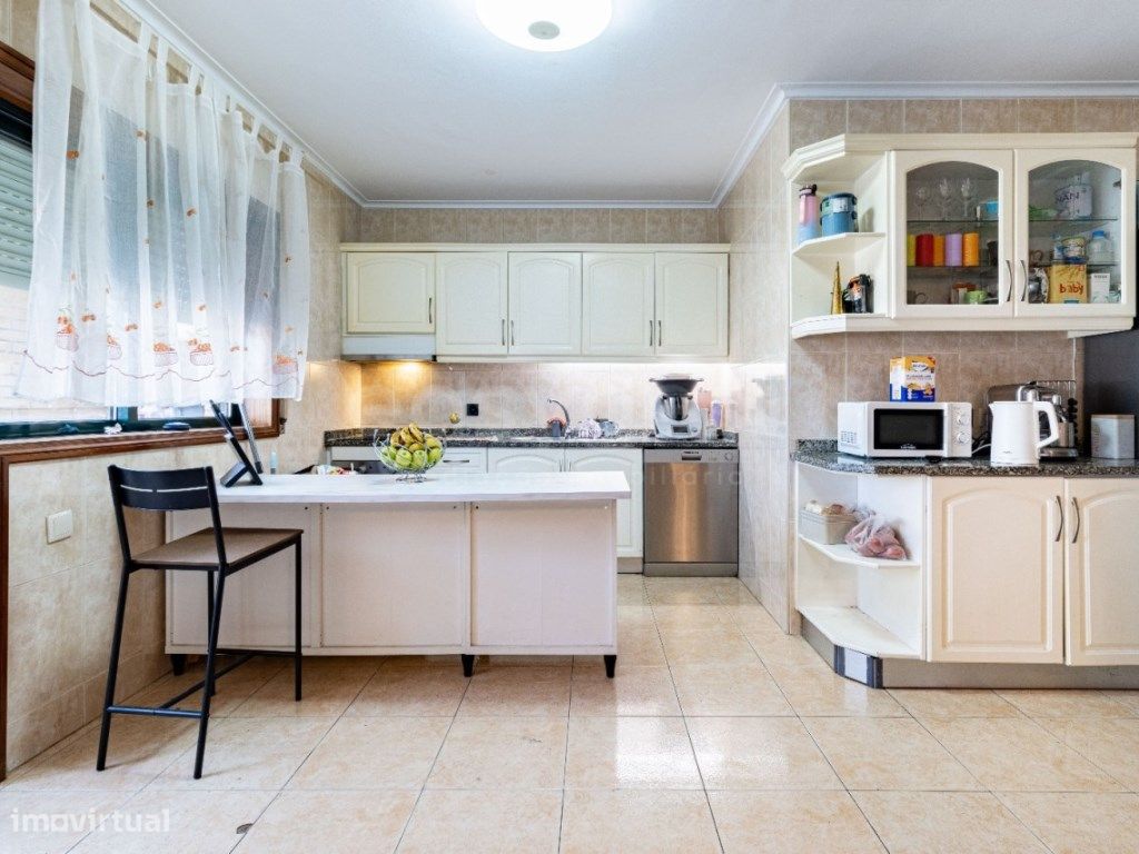 3 bedrooms Apartment in Vila Nova de Gaia, Portugal No. 340122