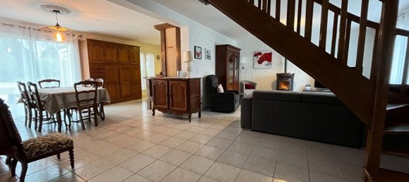 5 bedrooms House in Arcay, France No. 67672 4