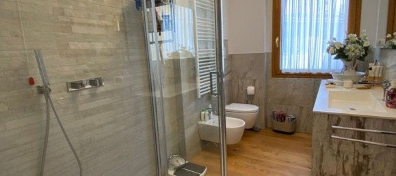 6 rooms Duplex in Padua, Italy No. 276159 3