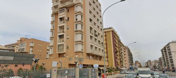 4 rooms Apartment in Palermo, Italy No. 269423 2