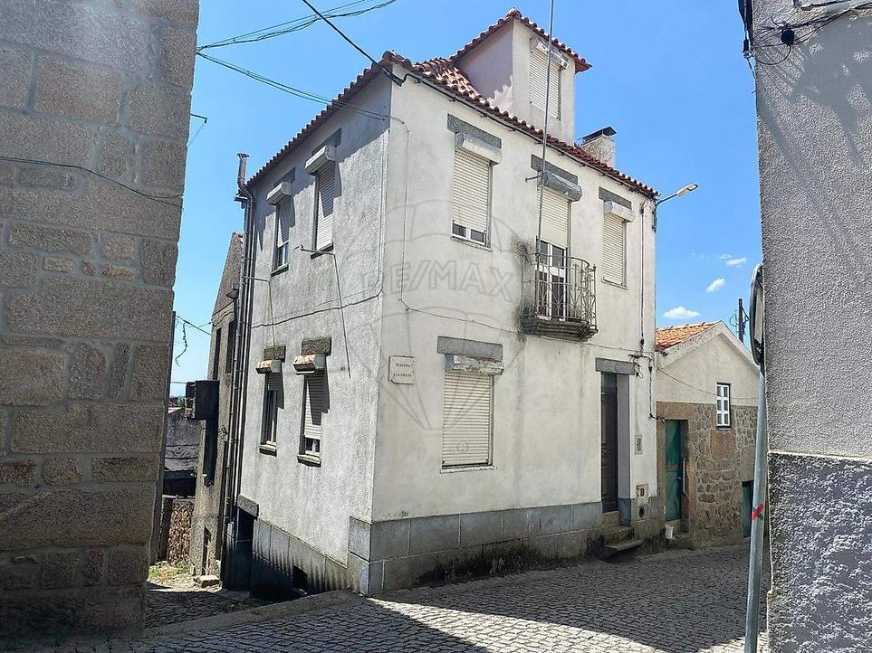 2 bedrooms House in Gouveia, Portugal No. 330928