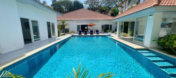 12 bedrooms Villa in Pattaya, Thailand No. 4230 8