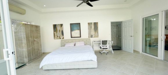 12 bedrooms Villa in Pattaya, Thailand No. 4230 23