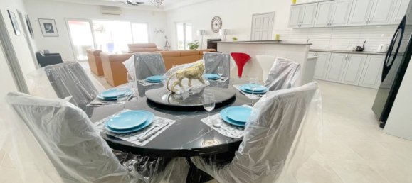 12 bedrooms Villa in Pattaya, Thailand No. 4230 5