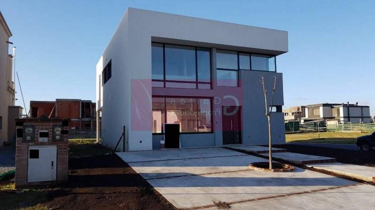 Дом с 3 спальнями в Тигре, Аргентина № 58339