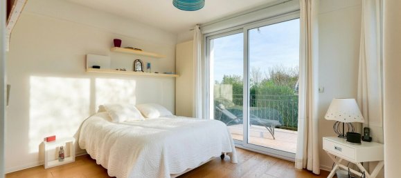 5 bedrooms Castles in Suresnes, France No. 165397 4