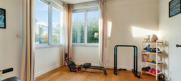 5 bedrooms Castles in Suresnes, France No. 165397 5