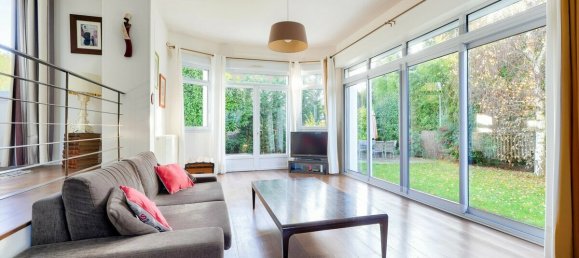 5 bedrooms Castles in Suresnes, France No. 165397 10