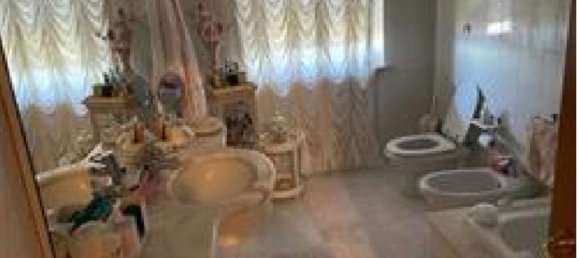 7 rooms Apartment in Fermo, Italy No. 93944 2