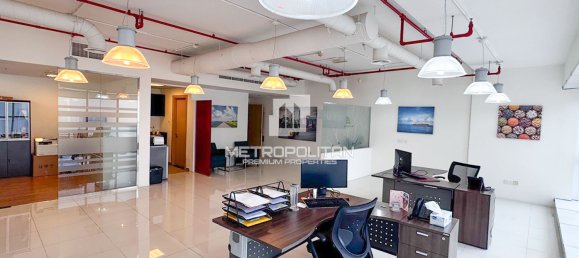 126m² Office in Jumeirah Lake Towers, UAE No. 109135 13