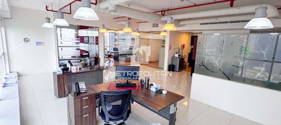 126m² Office in Jumeirah Lake Towers, UAE No. 109135 8