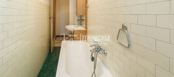 1 bedroom Apartment in Bergamo, Italy No. 280218 11