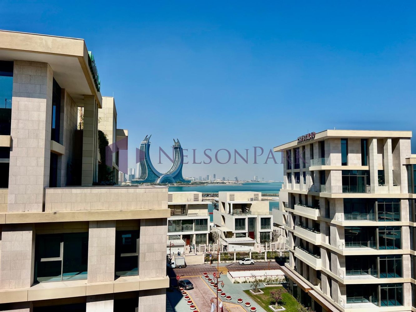 4 bedrooms Apartment in Doha, Qatar No. 800