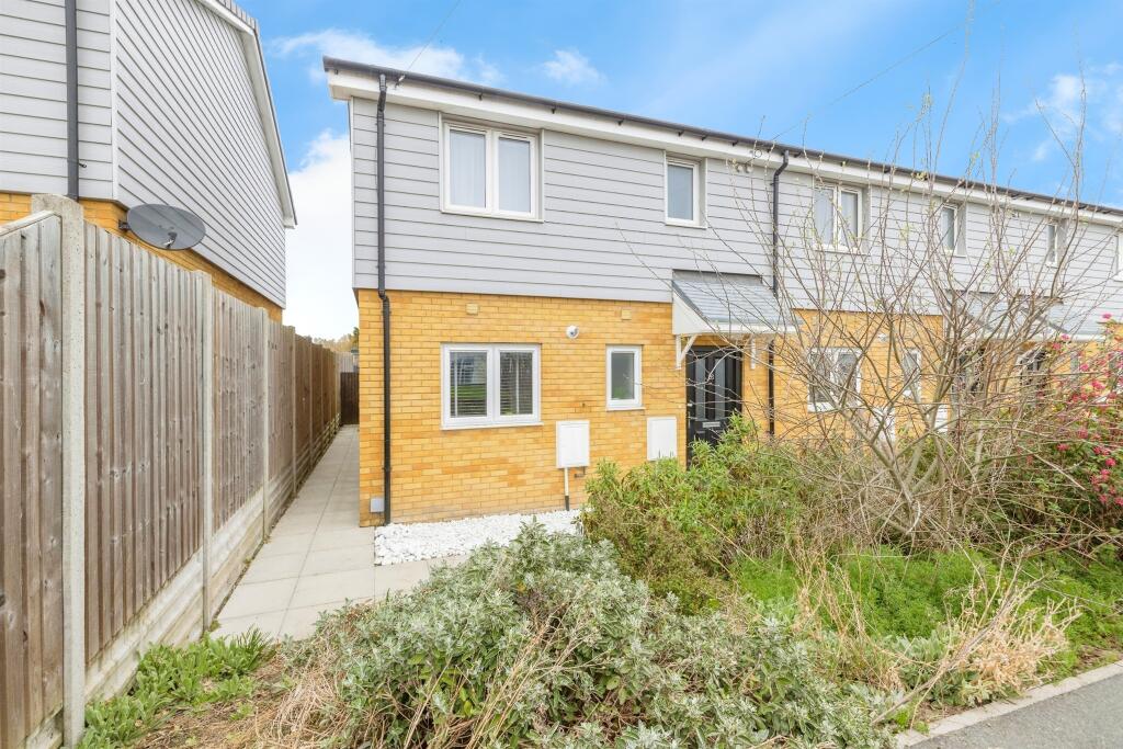 2 bedrooms Commercial property in Watford, United Kingdom No. 6076