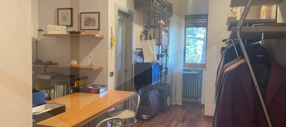 Коммерческая недвижимость с 2 комнатами в Бари, Италия № 29298 11