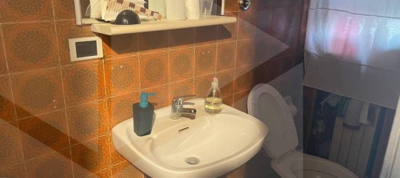 Коммерческая недвижимость с 2 комнатами в Бари, Италия № 29298 12