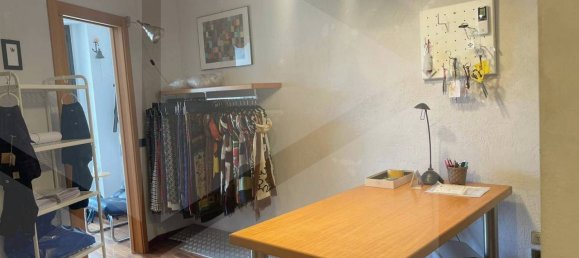 Коммерческая недвижимость с 2 комнатами в Бари, Италия № 29298 7