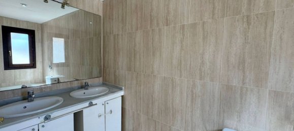 4 bedrooms Villa in La Duquesa, Spain No. 135401 10