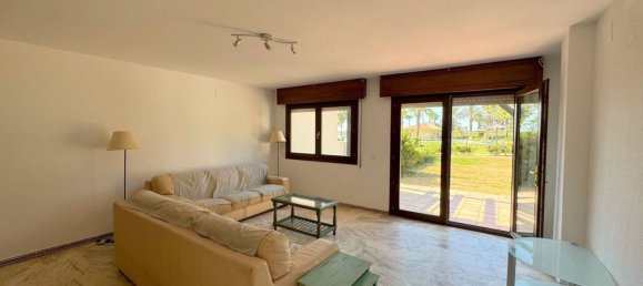 4 bedrooms Villa in La Duquesa, Spain No. 135401 2