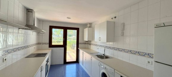 4 bedrooms Villa in La Duquesa, Spain No. 135401 4