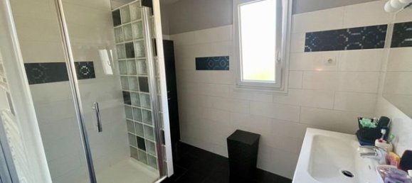 4 bedrooms House in Andilly, France No. 360367 9