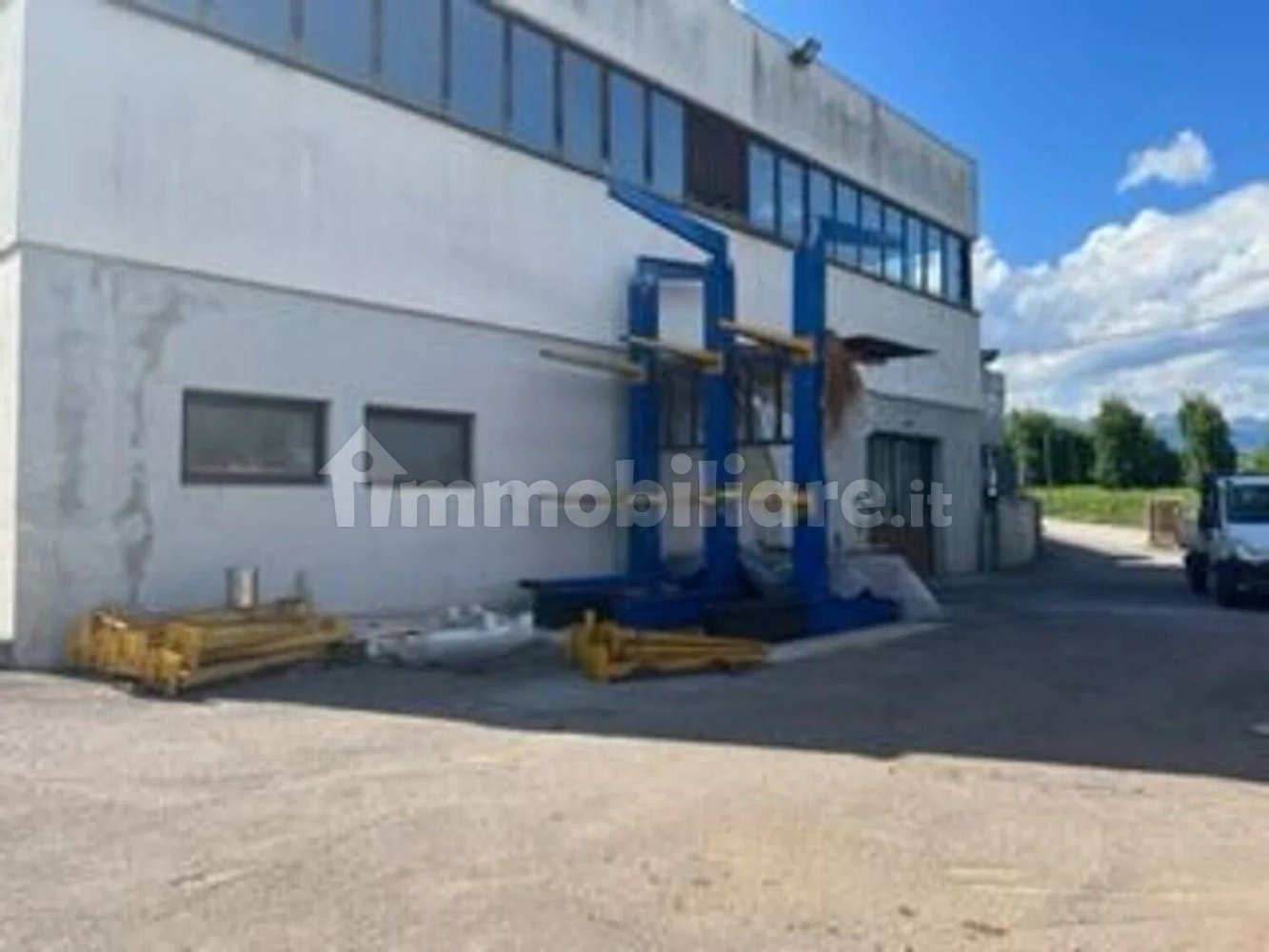 2-salle Entrepôt à Trentino, Italy No. 325350