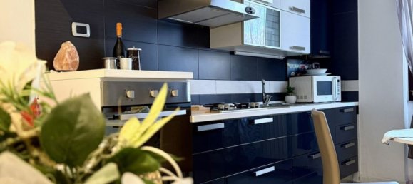 2-salle Appartement à Giussano, Italy No. 237881 16