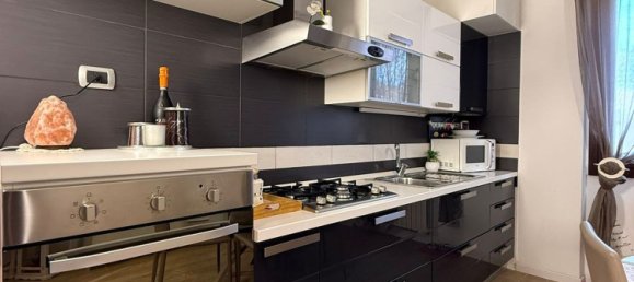 2-salle Appartement à Giussano, Italy No. 237881 3