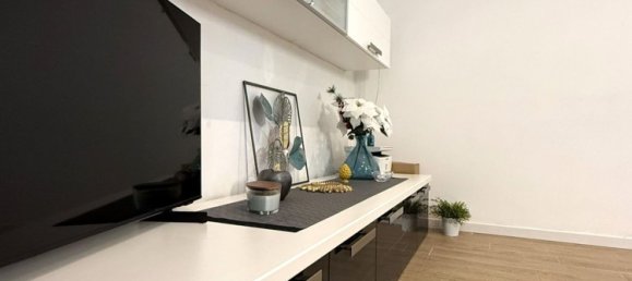 2-salle Appartement à Giussano, Italy No. 237881 7