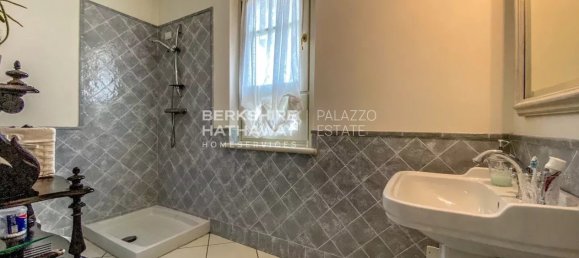 4 bedrooms Villa in Pietrasanta, Italy No. 174575 10