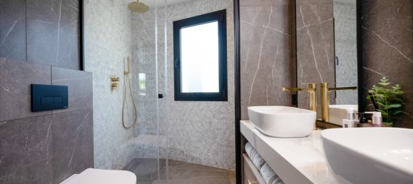 5 bedrooms Villa in La Quinta, Spain No. 4647 29