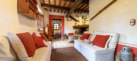 Casa de 9 divisões em Piegaro, Italy N.º 129183 11