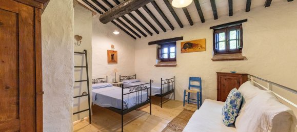 Casa de 9 divisões em Piegaro, Italy N.º 129183 6