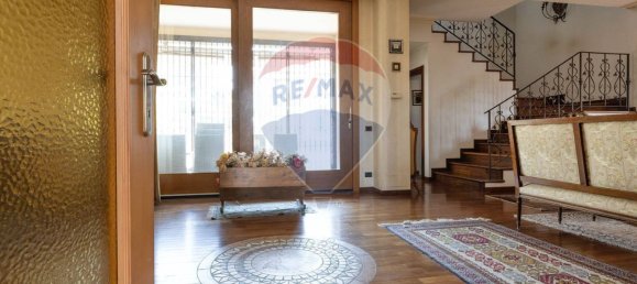 4 Schlafzimmer Villa in Varese, Italy, Nr. 236104 4