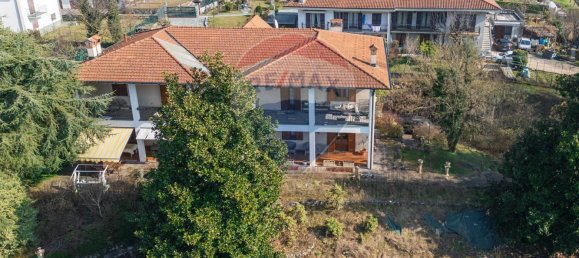4 Schlafzimmer Villa in Varese, Italy, Nr. 236104 2