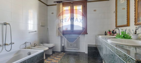 4 Schlafzimmer Villa in Varese, Italy, Nr. 236104 28